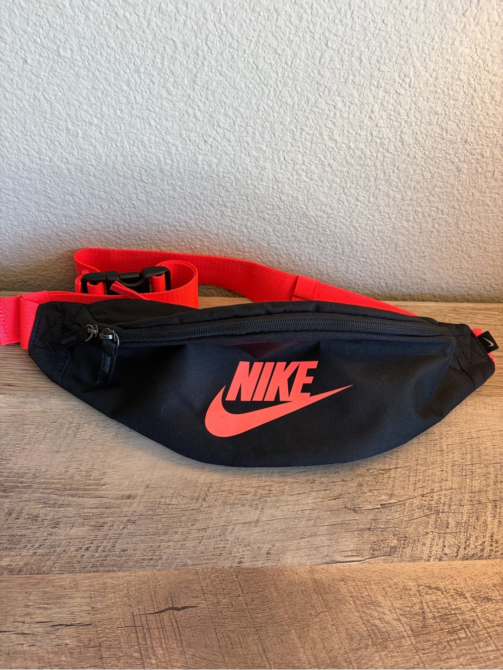 Nike Black & Red Waist Pack - Compact Fanny Pack
